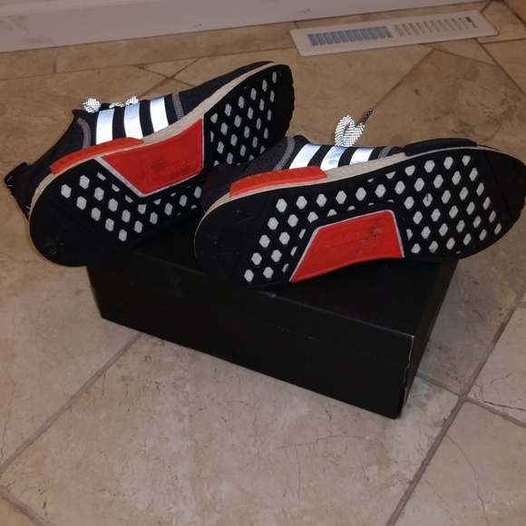 NMD_R1 - Picture 6 of 8